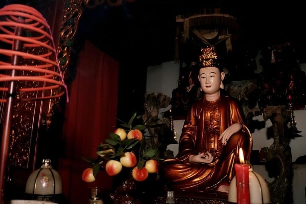 Tương truyền, Bà Chúa Đanh nữ thần trông coi núi Ngọc, bảo vệ và ban phúc lành cho dân làng.